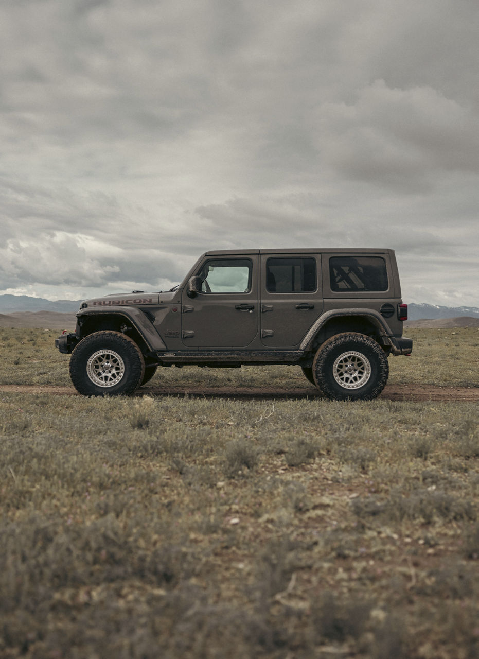 2020 Jeep Wrangler - KMC GRENADE CRAWL BEADLOCK - Machined | KMC